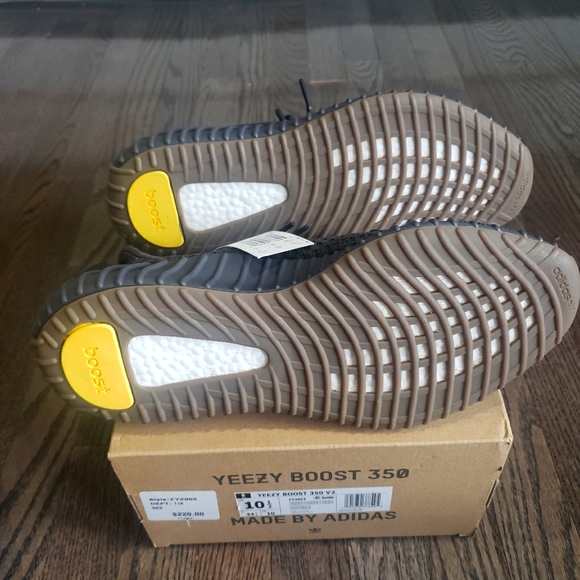 Yeezy Boost 350 - Picture 3 of 4